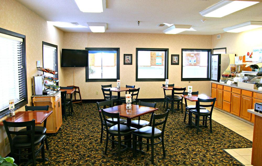 Comfort Inn & Suites Near Route 66 Лінкольн Екстер'єр фото